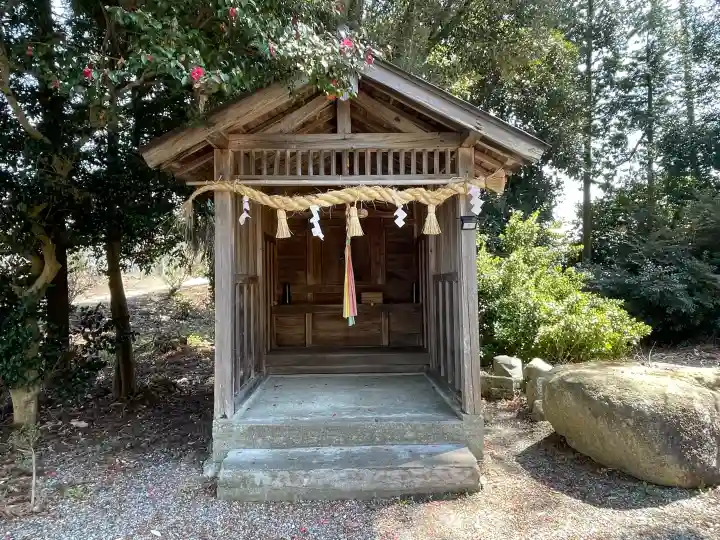 入江神社の{uncategorized: "未分類", other: "その他", undefined: "問題あり", building: "その他建物", grave: "お墓", sacred_gate: "鳥居", guardian: "狛犬", statue: "像", buddha: "仏像", history: "歴史", nature: "自然", garden: "庭園", animal: "動物", pagoda: "塔", temizu: "手水舎", mountain_gate: "山門・神門", sanctuary: "本殿・本堂", subordinate: "末社・摂社", art: "芸術", scenery: "景色", jizo: "地蔵", ema: "絵馬", goshuin: "御朱印", omikuji: "おみくじ", items: "授与品その他", amulet: "お守り", goshuincho: "御朱印帳", eats: "食事", festival: "お祭り", votive_dance: "神楽", shichigosan: "七五三参", wedding: "結婚式", experience: "体験その他", initially: "初詣", around: "周辺", anti_infection: "感染症対策"}