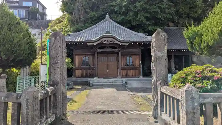 大分元町石仏の本殿・本堂