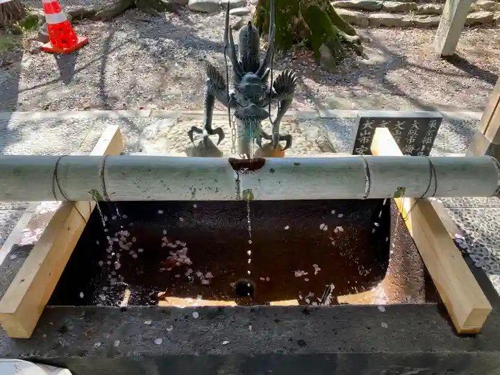 針綱神社の手水舎