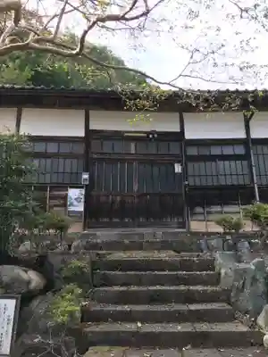 鷹林寺の本殿・本堂