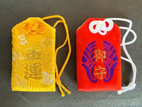 祐徳稲荷神社の{uncategorized: "未分類", other: "その他", undefined: "問題あり", building: "その他建物", grave: "お墓", sacred_gate: "鳥居", guardian: "狛犬", statue: "像", buddha: "仏像", history: "歴史", nature: "自然", garden: "庭園", animal: "動物", pagoda: "塔", temizu: "手水舎", mountain_gate: "山門・神門", sanctuary: "本殿・本堂", subordinate: "末社・摂社", art: "芸術", scenery: "景色", jizo: "地蔵", ema: "絵馬", goshuin: "御朱印", omikuji: "おみくじ", items: "授与品その他", amulet: "お守り", goshuincho: "御朱印帳", eats: "食事", festival: "お祭り", votive_dance: "神楽", shichigosan: "七五三参", wedding: "結婚式", experience: "体験その他", initially: "初詣", around: "周辺", anti_infection: "感染症対策"}