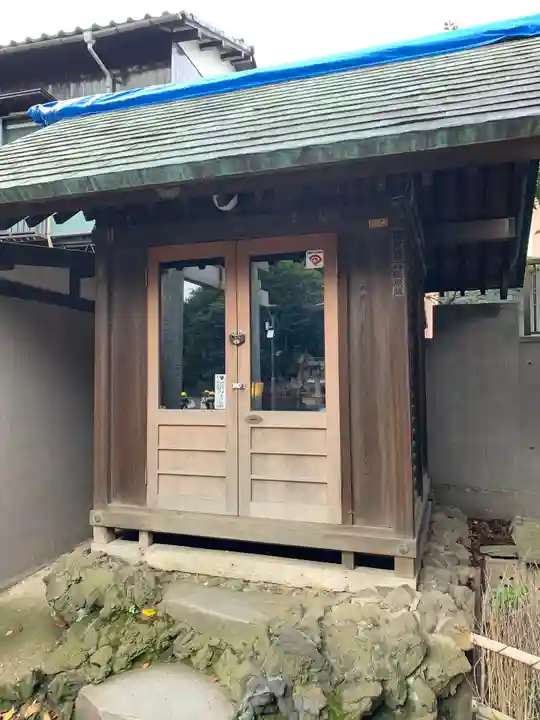 嶺御嶽神社の末社・摂社