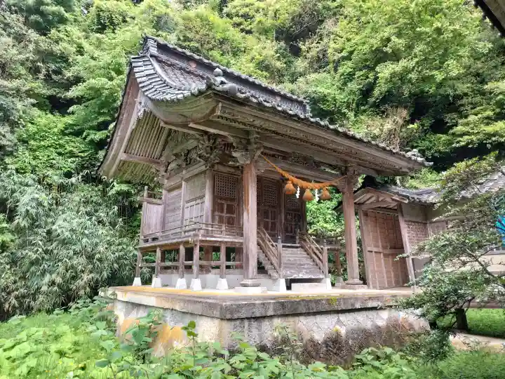 大宮神社の{uncategorized: "未分類", other: "その他", undefined: "問題あり", building: "その他建物", grave: "お墓", sacred_gate: "鳥居", guardian: "狛犬", statue: "像", buddha: "仏像", history: "歴史", nature: "自然", garden: "庭園", animal: "動物", pagoda: "塔", temizu: "手水舎", mountain_gate: "山門・神門", sanctuary: "本殿・本堂", subordinate: "末社・摂社", art: "芸術", scenery: "景色", jizo: "地蔵", ema: "絵馬", goshuin: "御朱印", omikuji: "おみくじ", items: "授与品その他", amulet: "お守り", goshuincho: "御朱印帳", eats: "食事", festival: "お祭り", votive_dance: "神楽", shichigosan: "七五三参", wedding: "結婚式", experience: "体験その他", initially: "初詣", around: "周辺", anti_infection: "感染症対策"}