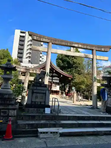 三輪神社の鳥居