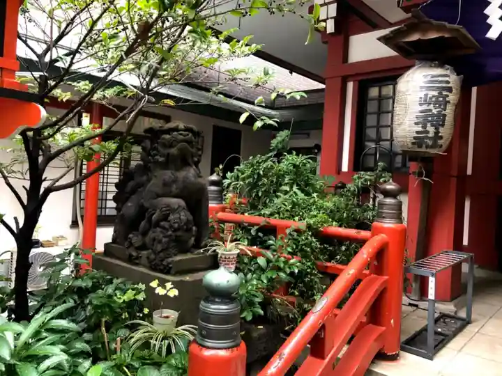 三崎稲荷神社の狛犬