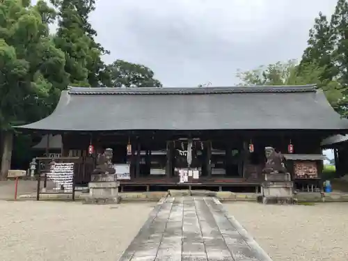 豊満神社の本殿