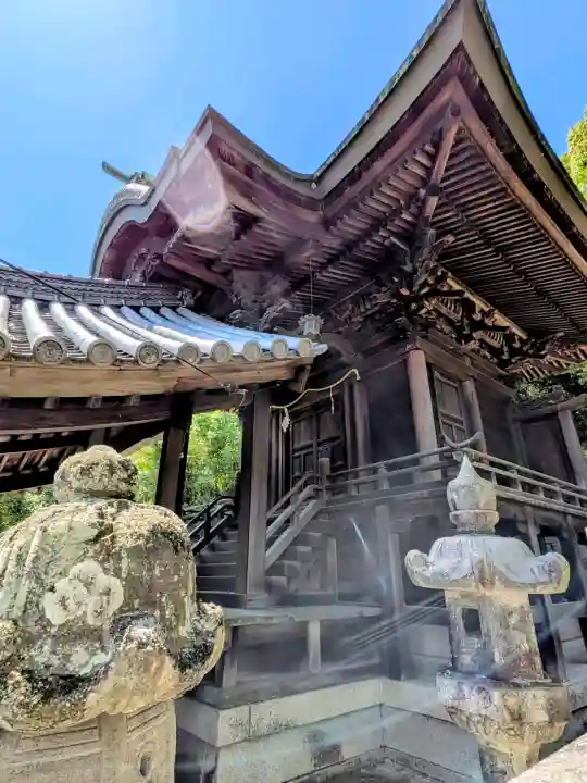 鴨神社の{uncategorized: "未分類", other: "その他", undefined: "問題あり", building: "その他建物", grave: "お墓", sacred_gate: "鳥居", guardian: "狛犬", statue: "像", buddha: "仏像", history: "歴史", nature: "自然", garden: "庭園", animal: "動物", pagoda: "塔", temizu: "手水舎", mountain_gate: "山門・神門", sanctuary: "本殿・本堂", subordinate: "末社・摂社", art: "芸術", scenery: "景色", jizo: "地蔵", ema: "絵馬", goshuin: "御朱印", omikuji: "おみくじ", items: "授与品その他", amulet: "お守り", goshuincho: "御朱印帳", eats: "食事", festival: "お祭り", votive_dance: "神楽", shichigosan: "七五三参", wedding: "結婚式", experience: "体験その他", initially: "初詣", around: "周辺", anti_infection: "感染症対策"}