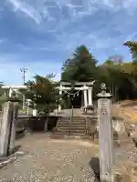 露垂根神社の{uncategorized: "未分類", other: "その他", undefined: "問題あり", building: "その他建物", grave: "お墓", sacred_gate: "鳥居", guardian: "狛犬", statue: "像", buddha: "仏像", history: "歴史", nature: "自然", garden: "庭園", animal: "動物", pagoda: "塔", temizu: "手水舎", mountain_gate: "山門・神門", sanctuary: "本殿・本堂", subordinate: "末社・摂社", art: "芸術", scenery: "景色", jizo: "地蔵", ema: "絵馬", goshuin: "御朱印", omikuji: "おみくじ", items: "授与品その他", amulet: "お守り", goshuincho: "御朱印帳", eats: "食事", festival: "お祭り", votive_dance: "神楽", shichigosan: "七五三参", wedding: "結婚式", experience: "体験その他", initially: "初詣", around: "周辺", anti_infection: "感染症対策"}