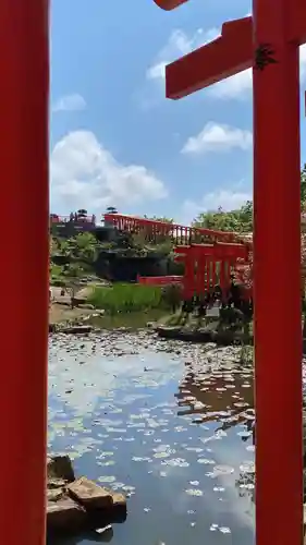 高山稲荷神社の庭園