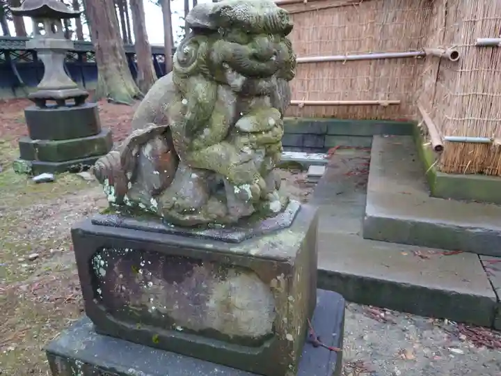 守りの神 藤基神社の狛犬