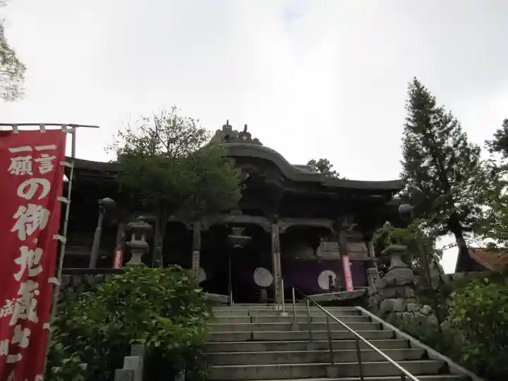 成相寺の本殿・本堂