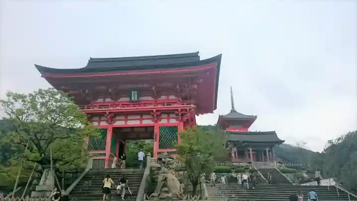 清水寺の山門・神門