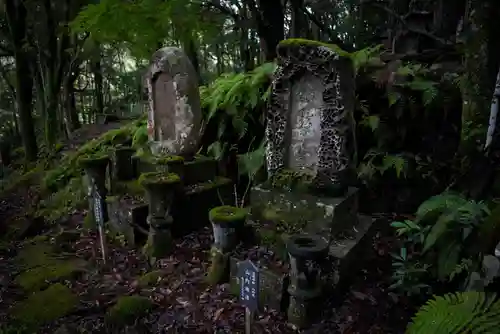 大寧寺のお墓