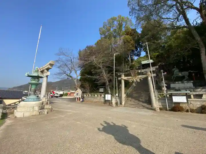 山﨑八幡宮の{uncategorized: "未分類", other: "その他", undefined: "問題あり", building: "その他建物", grave: "お墓", sacred_gate: "鳥居", guardian: "狛犬", statue: "像", buddha: "仏像", history: "歴史", nature: "自然", garden: "庭園", animal: "動物", pagoda: "塔", temizu: "手水舎", mountain_gate: "山門・神門", sanctuary: "本殿・本堂", subordinate: "末社・摂社", art: "芸術", scenery: "景色", jizo: "地蔵", ema: "絵馬", goshuin: "御朱印", omikuji: "おみくじ", items: "授与品その他", amulet: "お守り", goshuincho: "御朱印帳", eats: "食事", festival: "お祭り", votive_dance: "神楽", shichigosan: "七五三参", wedding: "結婚式", experience: "体験その他", initially: "初詣", around: "周辺", anti_infection: "感染症対策"}