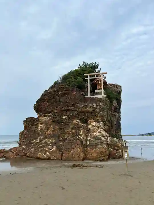 稲佐の浜 弁天島(島根県)
