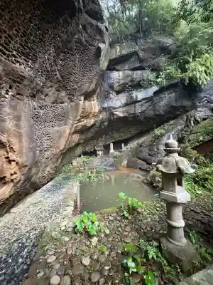 瀧王神社の{uncategorized: "未分類", other: "その他", undefined: "問題あり", building: "その他建物", grave: "お墓", sacred_gate: "鳥居", guardian: "狛犬", statue: "像", buddha: "仏像", history: "歴史", nature: "自然", garden: "庭園", animal: "動物", pagoda: "塔", temizu: "手水舎", mountain_gate: "山門・神門", sanctuary: "本殿・本堂", subordinate: "末社・摂社", art: "芸術", scenery: "景色", jizo: "地蔵", ema: "絵馬", goshuin: "御朱印", omikuji: "おみくじ", items: "授与品その他", amulet: "お守り", goshuincho: "御朱印帳", eats: "食事", festival: "お祭り", votive_dance: "神楽", shichigosan: "七五三参", wedding: "結婚式", experience: "体験その他", initially: "初詣", around: "周辺", anti_infection: "感染症対策"}