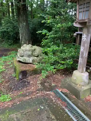 黒田原神社の像