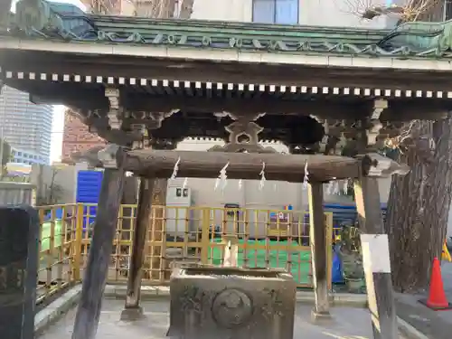 女躰大神の手水舎