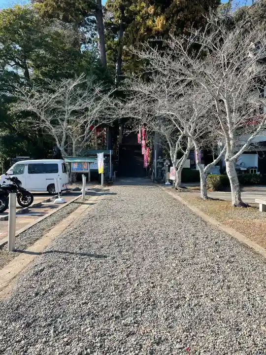 高瀧神社の{uncategorized: "未分類", other: "その他", undefined: "問題あり", building: "その他建物", grave: "お墓", sacred_gate: "鳥居", guardian: "狛犬", statue: "像", buddha: "仏像", history: "歴史", nature: "自然", garden: "庭園", animal: "動物", pagoda: "塔", temizu: "手水舎", mountain_gate: "山門・神門", sanctuary: "本殿・本堂", subordinate: "末社・摂社", art: "芸術", scenery: "景色", jizo: "地蔵", ema: "絵馬", goshuin: "御朱印", omikuji: "おみくじ", items: "授与品その他", amulet: "お守り", goshuincho: "御朱印帳", eats: "食事", festival: "お祭り", votive_dance: "神楽", shichigosan: "七五三参", wedding: "結婚式", experience: "体験その他", initially: "初詣", around: "周辺", anti_infection: "感染症対策"}
