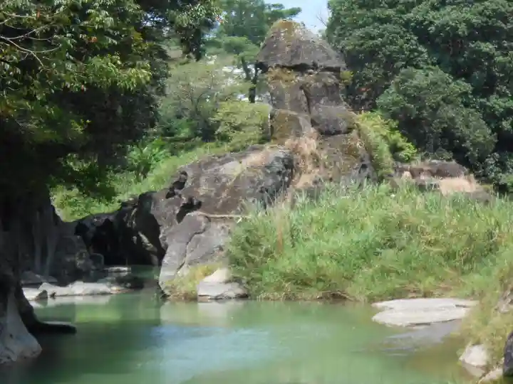 陰陽石神社(宮崎県)