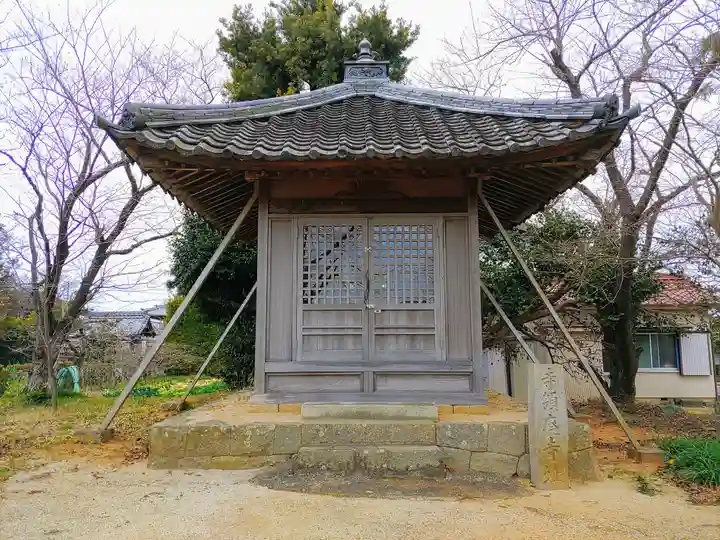 観音堂の本殿・本堂