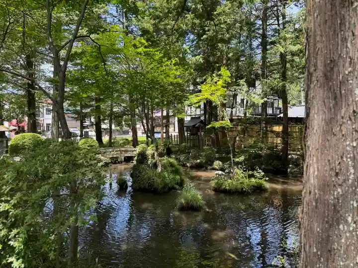 諏訪大社下社秋宮の末社・摂社