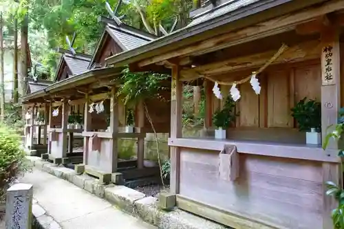 葛城一言主神社の末社・摂社