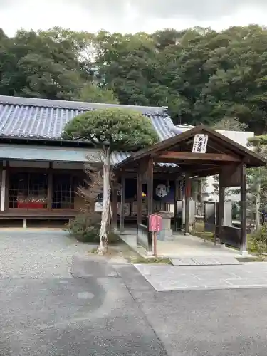 神恵院の{uncategorized: "未分類", other: "その他", undefined: "問題あり", building: "その他建物", grave: "お墓", sacred_gate: "鳥居", guardian: "狛犬", statue: "像", buddha: "仏像", history: "歴史", nature: "自然", garden: "庭園", animal: "動物", pagoda: "塔", temizu: "手水舎", mountain_gate: "山門・神門", sanctuary: "本殿・本堂", subordinate: "末社・摂社", art: "芸術", scenery: "景色", jizo: "地蔵", ema: "絵馬", goshuin: "御朱印", omikuji: "おみくじ", items: "授与品その他", amulet: "お守り", goshuincho: "御朱印帳", eats: "食事", festival: "お祭り", votive_dance: "神楽", shichigosan: "七五三参", wedding: "結婚式", experience: "体験その他", initially: "初詣", around: "周辺", anti_infection: "感染症対策"}
