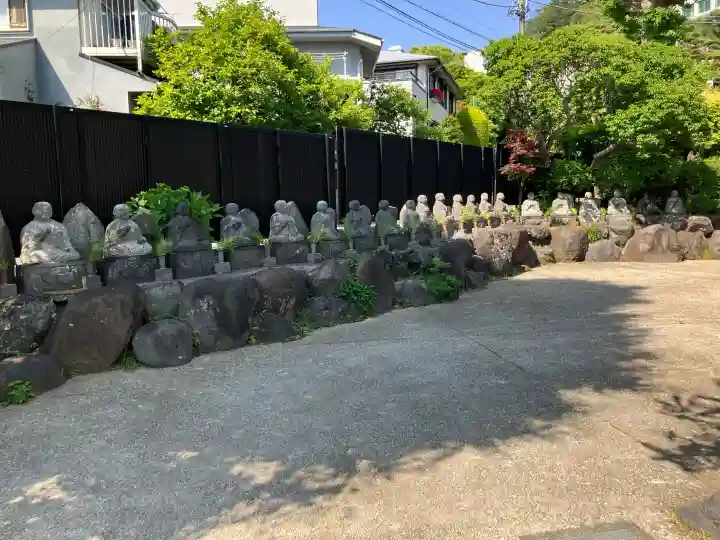 密蔵寺の{uncategorized: "未分類", other: "その他", undefined: "問題あり", building: "その他建物", grave: "お墓", sacred_gate: "鳥居", guardian: "狛犬", statue: "像", buddha: "仏像", history: "歴史", nature: "自然", garden: "庭園", animal: "動物", pagoda: "塔", temizu: "手水舎", mountain_gate: "山門・神門", sanctuary: "本殿・本堂", subordinate: "末社・摂社", art: "芸術", scenery: "景色", jizo: "地蔵", ema: "絵馬", goshuin: "御朱印", omikuji: "おみくじ", items: "授与品その他", amulet: "お守り", goshuincho: "御朱印帳", eats: "食事", festival: "お祭り", votive_dance: "神楽", shichigosan: "七五三参", wedding: "結婚式", experience: "体験その他", initially: "初詣", around: "周辺", anti_infection: "感染症対策"}