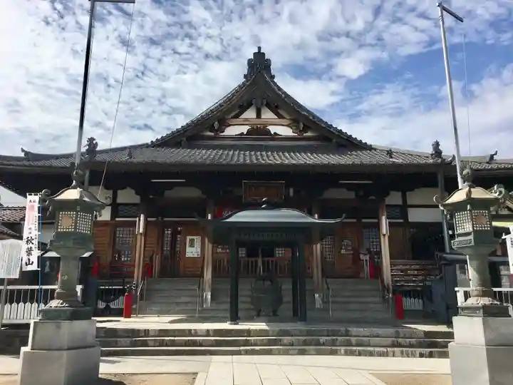 秋葉山圓通寺の本殿・本堂