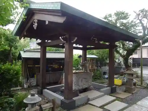浄土宗 光明山 大蓮寺（照曜会館）の手水舎