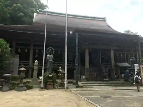 青岸渡寺の本殿・本堂