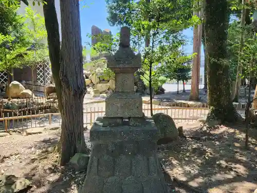 本土神社の塔