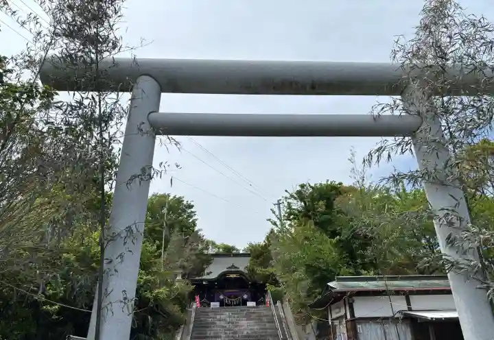 四倉諏訪神社の{uncategorized: "未分類", other: "その他", undefined: "問題あり", building: "その他建物", grave: "お墓", sacred_gate: "鳥居", guardian: "狛犬", statue: "像", buddha: "仏像", history: "歴史", nature: "自然", garden: "庭園", animal: "動物", pagoda: "塔", temizu: "手水舎", mountain_gate: "山門・神門", sanctuary: "本殿・本堂", subordinate: "末社・摂社", art: "芸術", scenery: "景色", jizo: "地蔵", ema: "絵馬", goshuin: "御朱印", omikuji: "おみくじ", items: "授与品その他", amulet: "お守り", goshuincho: "御朱印帳", eats: "食事", festival: "お祭り", votive_dance: "神楽", shichigosan: "七五三参", wedding: "結婚式", experience: "体験その他", initially: "初詣", around: "周辺", anti_infection: "感染症対策"}