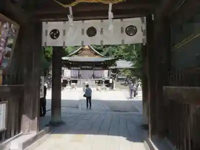 日牟禮八幡宮の山門・神門