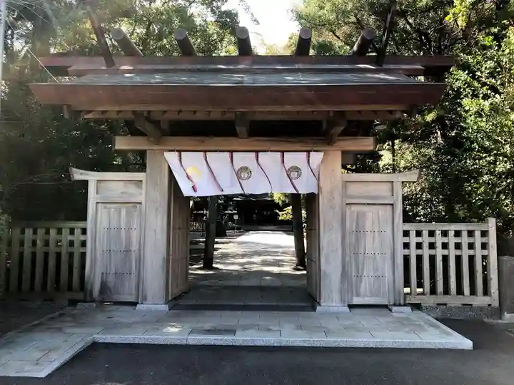春日神社の山門・神門