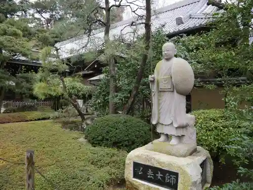 東長谷寺　薬王院の像