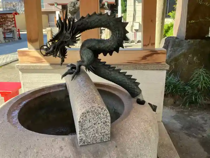 鶴見神社の手水舎