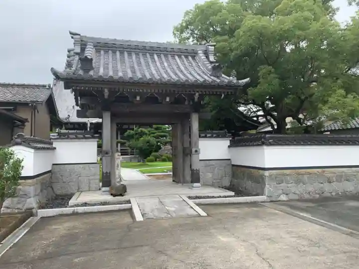 信光寺の山門・神門