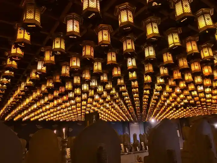 大聖院の{uncategorized: "未分類", other: "その他", undefined: "問題あり", building: "その他建物", grave: "お墓", sacred_gate: "鳥居", guardian: "狛犬", statue: "像", buddha: "仏像", history: "歴史", nature: "自然", garden: "庭園", animal: "動物", pagoda: "塔", temizu: "手水舎", mountain_gate: "山門・神門", sanctuary: "本殿・本堂", subordinate: "末社・摂社", art: "芸術", scenery: "景色", jizo: "地蔵", ema: "絵馬", goshuin: "御朱印", omikuji: "おみくじ", items: "授与品その他", amulet: "お守り", goshuincho: "御朱印帳", eats: "食事", festival: "お祭り", votive_dance: "神楽", shichigosan: "七五三参", wedding: "結婚式", experience: "体験その他", initially: "初詣", around: "周辺", anti_infection: "感染症対策"}