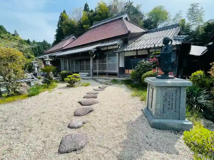 福竜寺の{uncategorized: "未分類", other: "その他", undefined: "問題あり", building: "その他建物", grave: "お墓", sacred_gate: "鳥居", guardian: "狛犬", statue: "像", buddha: "仏像", history: "歴史", nature: "自然", garden: "庭園", animal: "動物", pagoda: "塔", temizu: "手水舎", mountain_gate: "山門・神門", sanctuary: "本殿・本堂", subordinate: "末社・摂社", art: "芸術", scenery: "景色", jizo: "地蔵", ema: "絵馬", goshuin: "御朱印", omikuji: "おみくじ", items: "授与品その他", amulet: "お守り", goshuincho: "御朱印帳", eats: "食事", festival: "お祭り", votive_dance: "神楽", shichigosan: "七五三参", wedding: "結婚式", experience: "体験その他", initially: "初詣", around: "周辺", anti_infection: "感染症対策"}