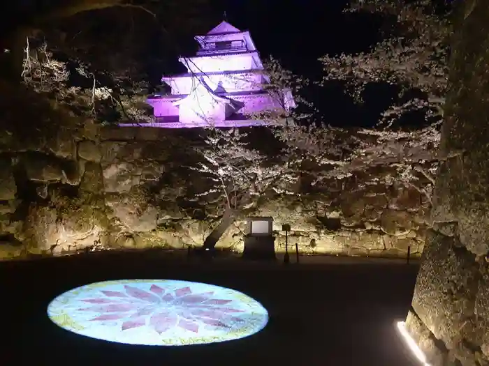 鶴ケ城稲荷神社の建物その他