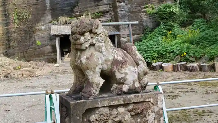 諏訪神社の狛犬