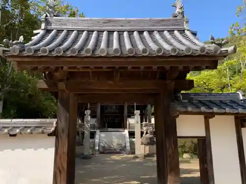 日吉神社の山門