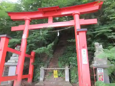 鼻顔稲荷神社の鳥居