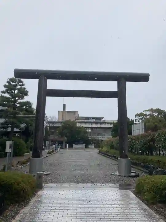 滋賀県護国神社の鳥居