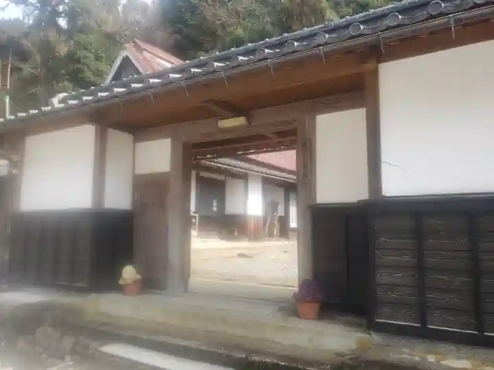 観音寺の山門・神門