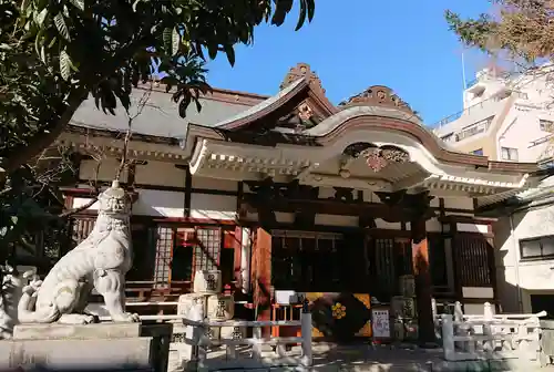 鳥越神社の本殿・本堂