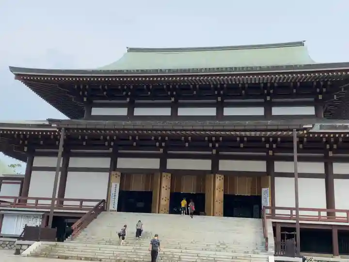 成田山新勝寺の本殿・本堂