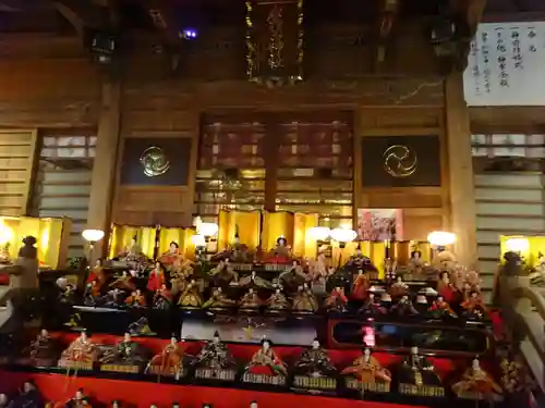 座間神社の本殿・本堂